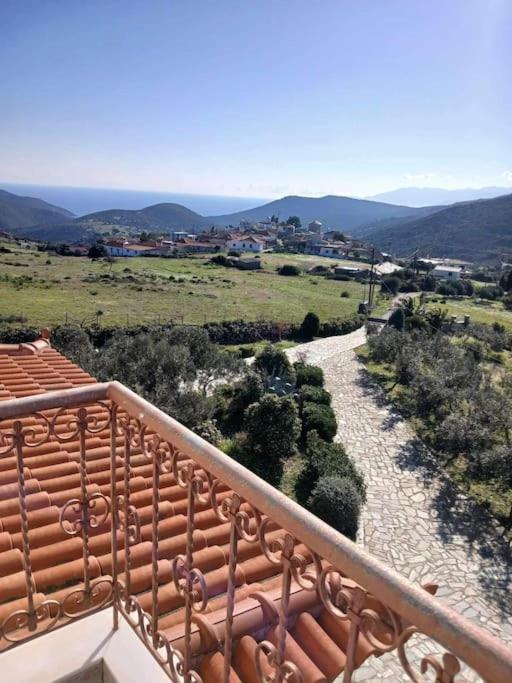 Παραθαλασσιο Σπιτι Στην Εξοχη Villa Tsakei Ngoại thất bức ảnh